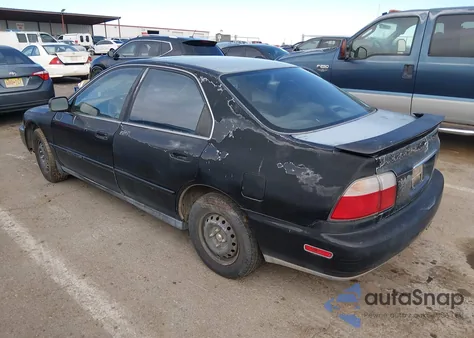 1996 Honda Accord Ex/Ex-R z USA, uszkodzony, nr VIN 1HGCD5652TA102207